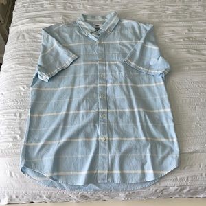 Men’s casual button down shirt